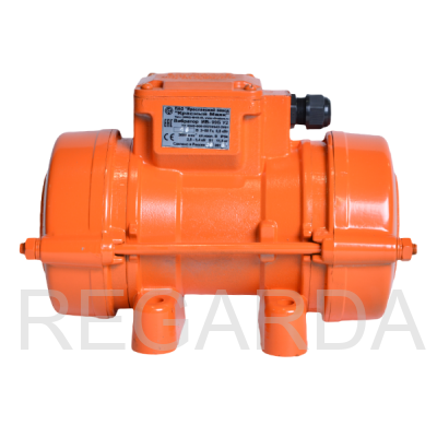 КРАСНЫЙ МАЯК ИВ-99Б 220/380В (3 Фазы) площадочный вибратор