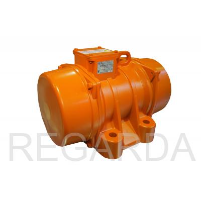 КРАСНЫЙ МАЯК  ИВ-20-50 42В площадочный вибратор